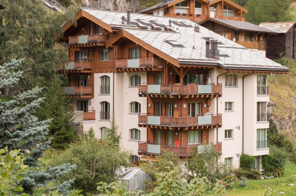 A Calm & Charm Studio - Haus Haro Appartement Zermatt Buitenkant foto